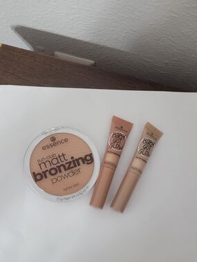 Sun Club Matt Bronzing Powder & Baby Got Glow Liquid Highlighters - Warm Tan
